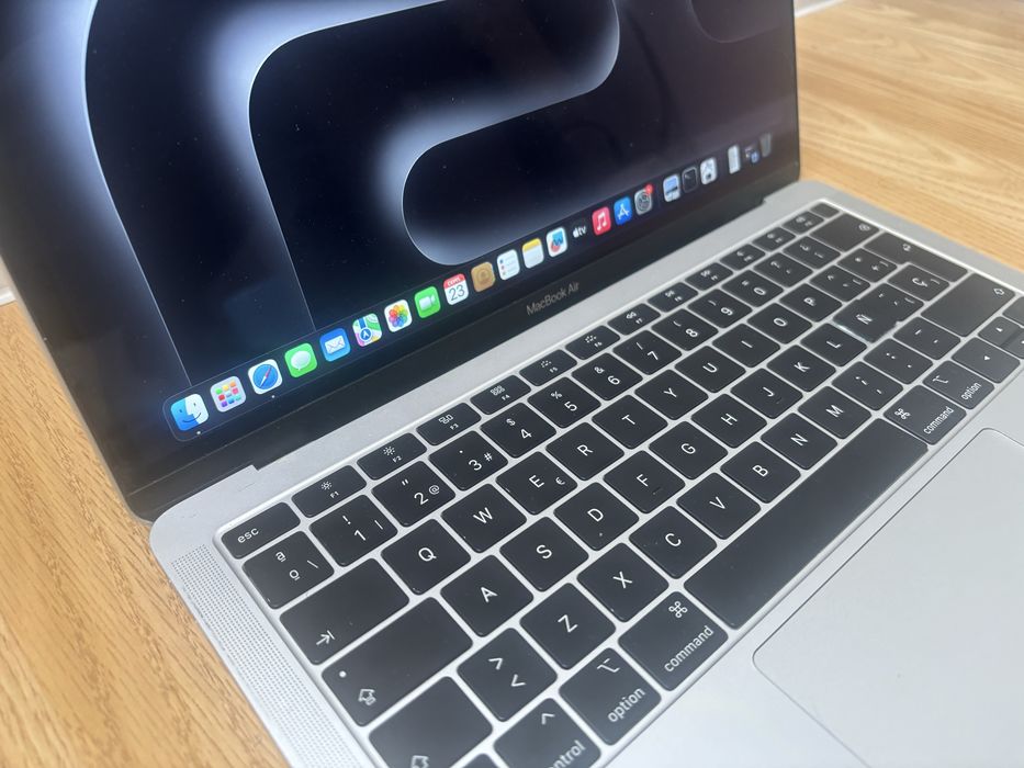 Ноутбук Macbook Air 2018 13-inch [ 128 SSD / 8 GB ]