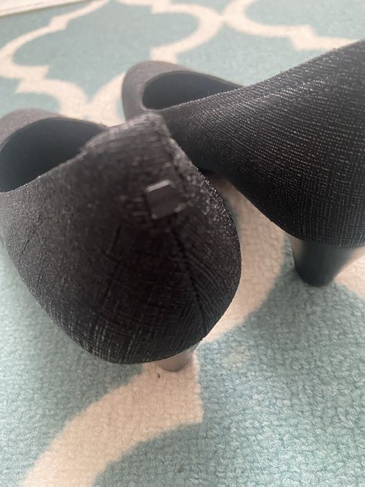 Продам нові жіночі туфлі Ecco