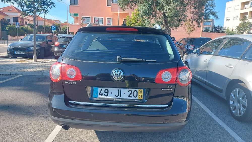 Carrinha Preta VW Passat TDI Bluemotion (1600)