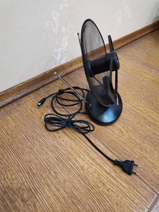 Антенна Т2 с усилителем First FA-3100