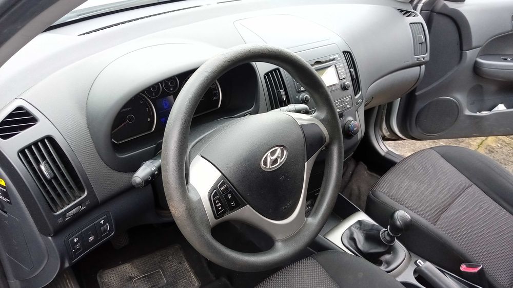 HYUNDAI i30 de 2009 em bom estado geral
