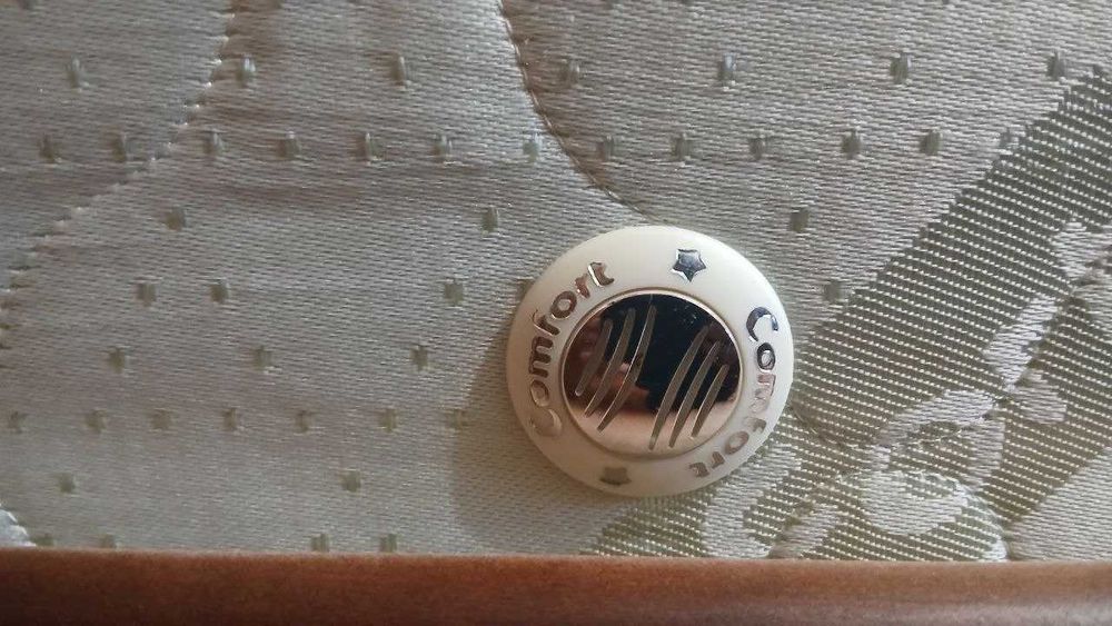 Продам двоповерхове дерев'яне ліжко "Шрек", разом з матрацами.