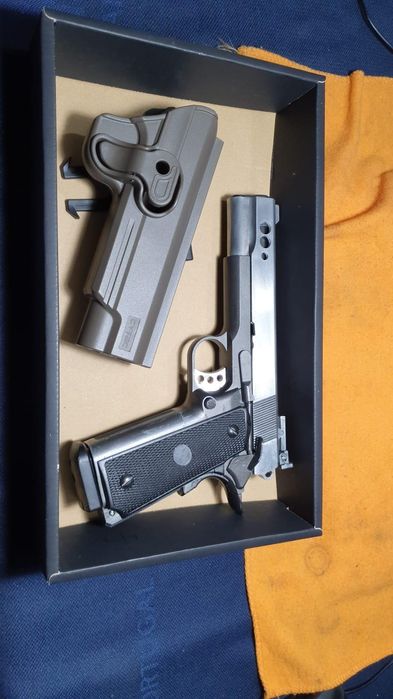 Airsoft conjunto com M4 e 1911