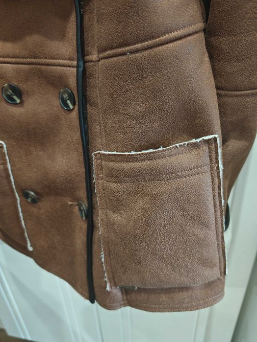 Casaco de Pele Sintética com forro de lã de ovelha