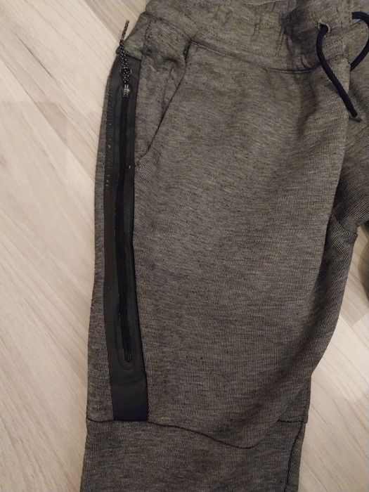 Spodnie dresowe chłopięce Nike roz 146