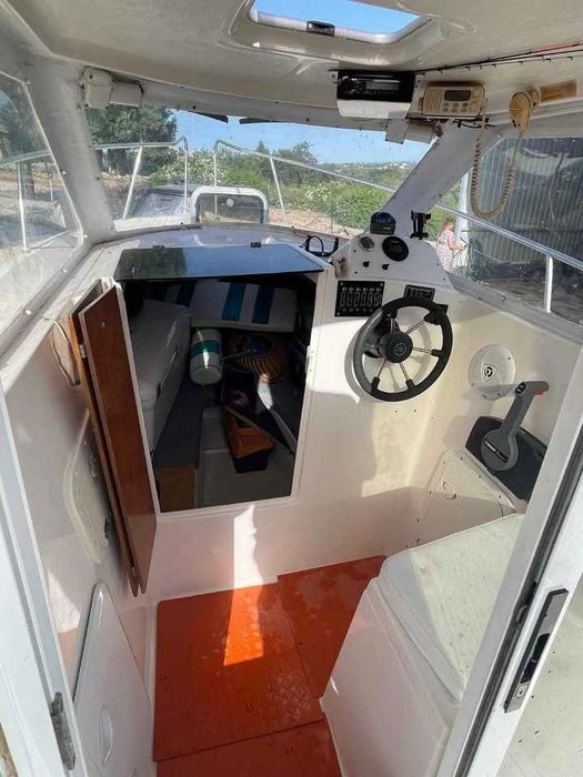 Vende-se Barco Orca 6,50 mt