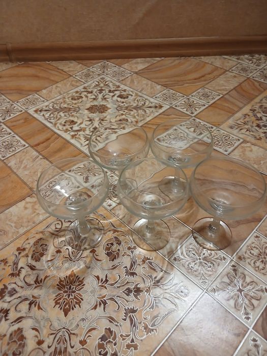 Продам бокалы из стекла