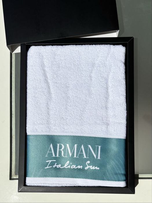 Toalha de Praia Giorgio Armani nova em caixa