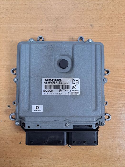 KOMPUTER STEROWNIK SILNIKA  VOLVO XC90 31372225 0281019168