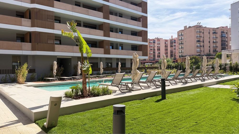 T1 Novo com Piscina e Varanda - Telheiras