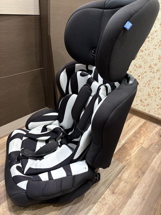 Дитяче автокрісло