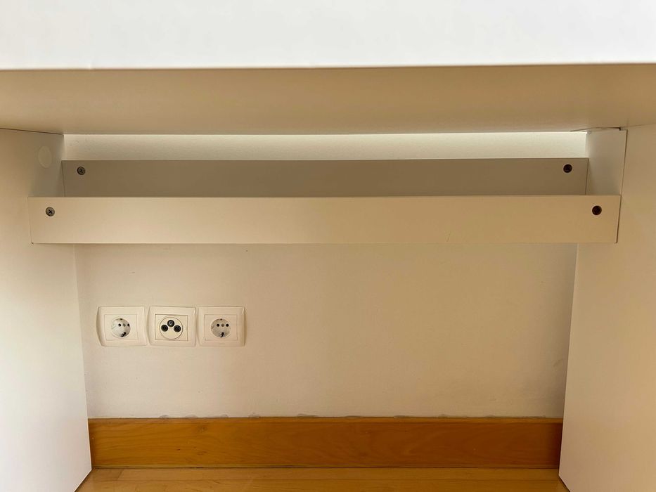 Secretária IKEA MALM | Estimada