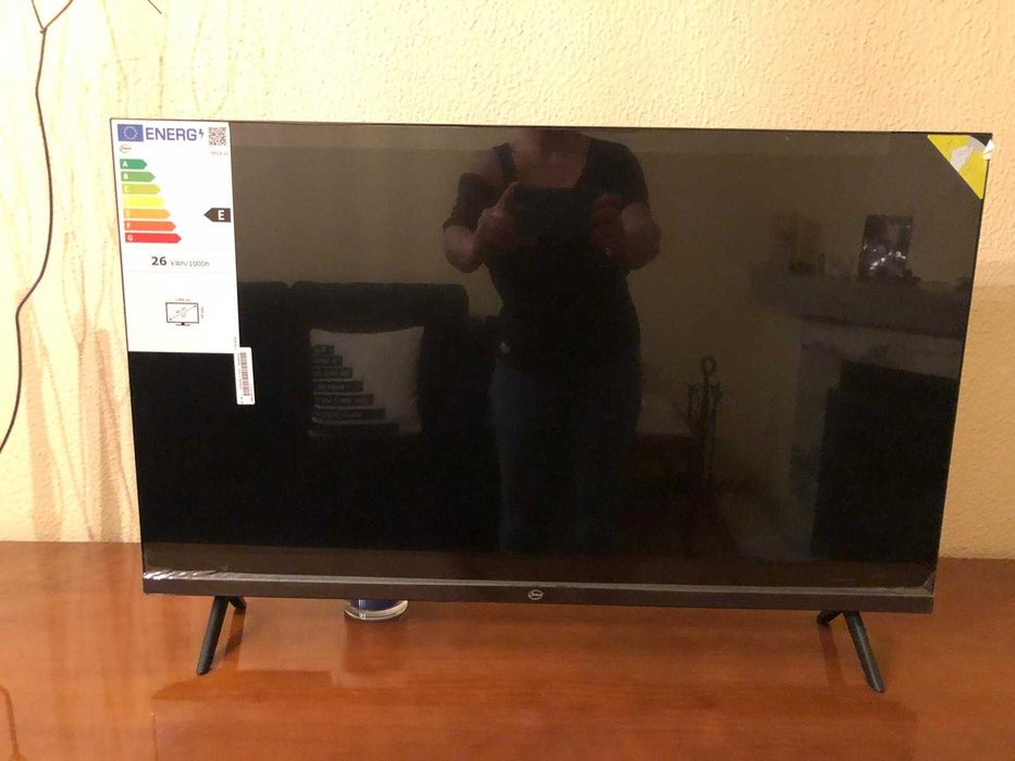 Smart TV 32'' Nova - NUNCA USADA