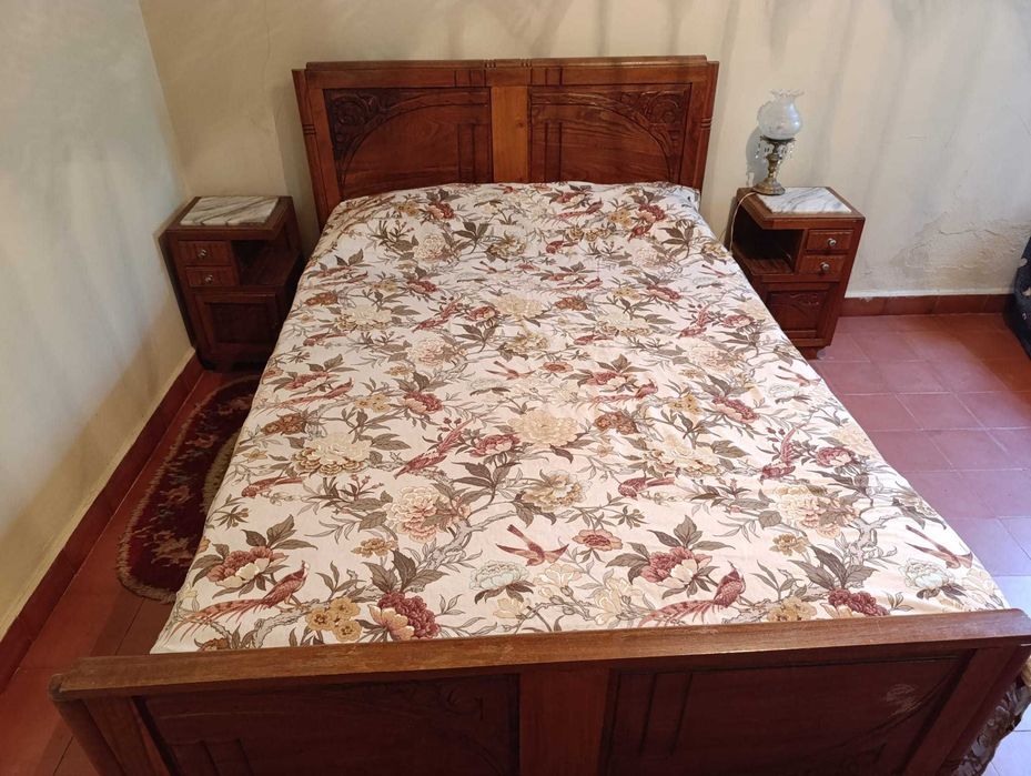 Cama e guarda fato