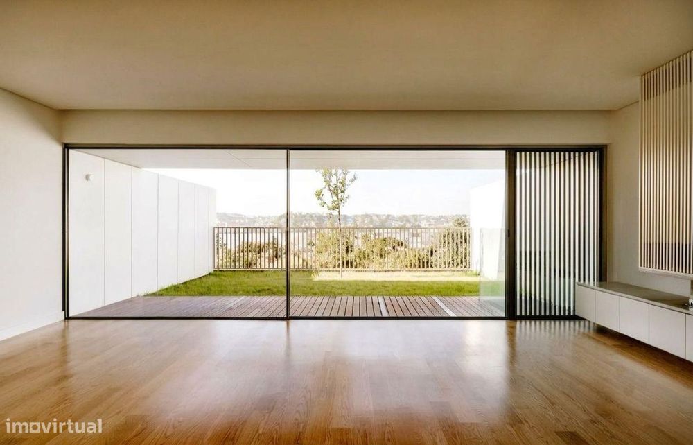 Luxuosa Moradia T4 em Alcântara, Lisboa
