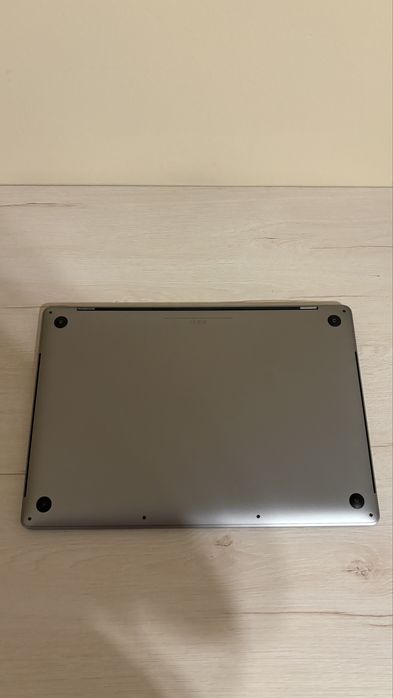 MacBook Pro 16” (2019) - INTEL