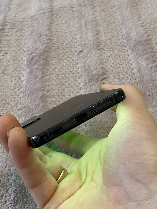 Телефон Samsung Galaxy S22