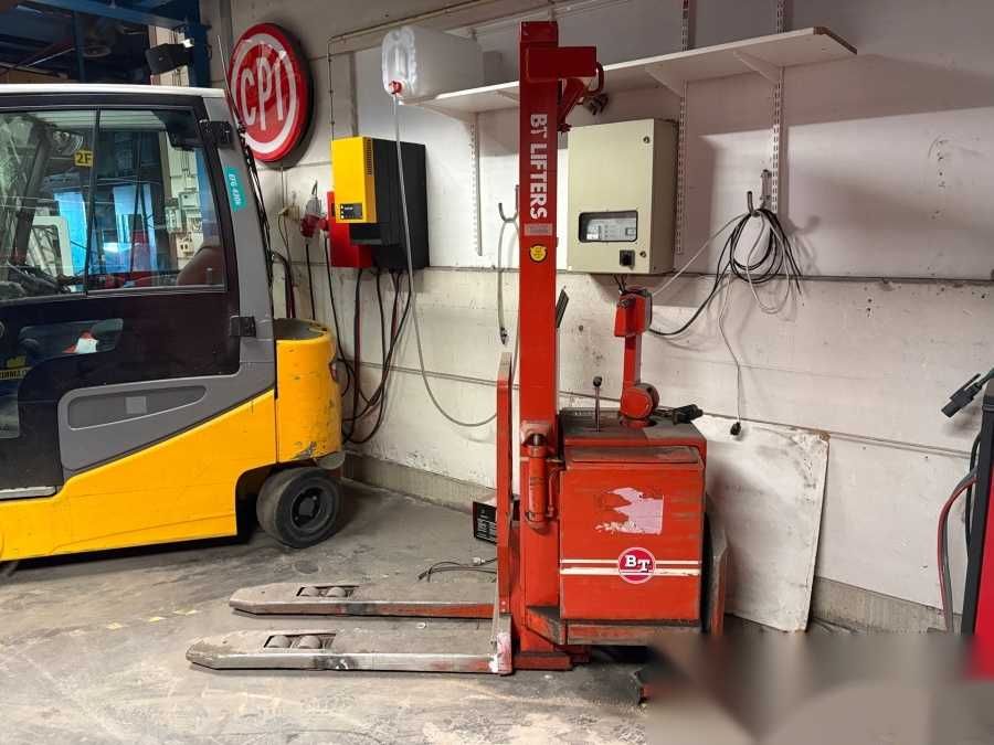 Elektryczna sztaplarka BT SF1200/R