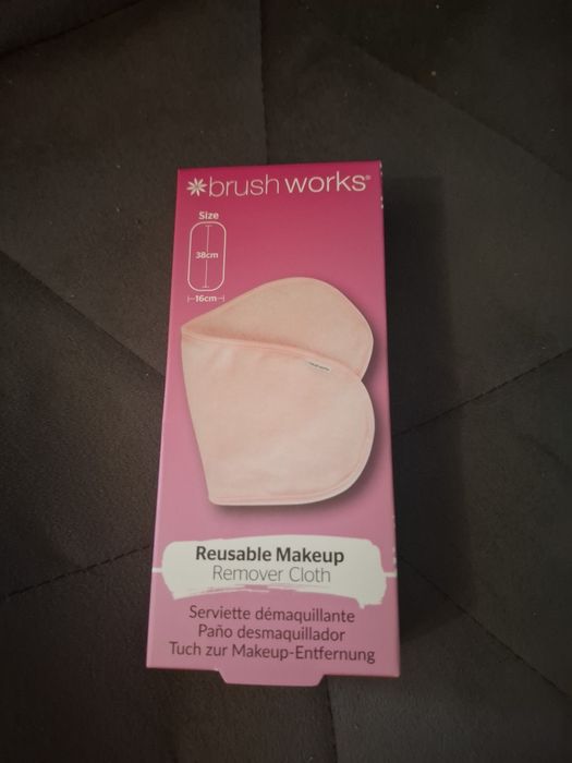 Brush works reusable makeup remover cloth