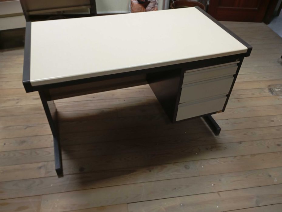 Secretárias de Escritório usadas - 3 unidades