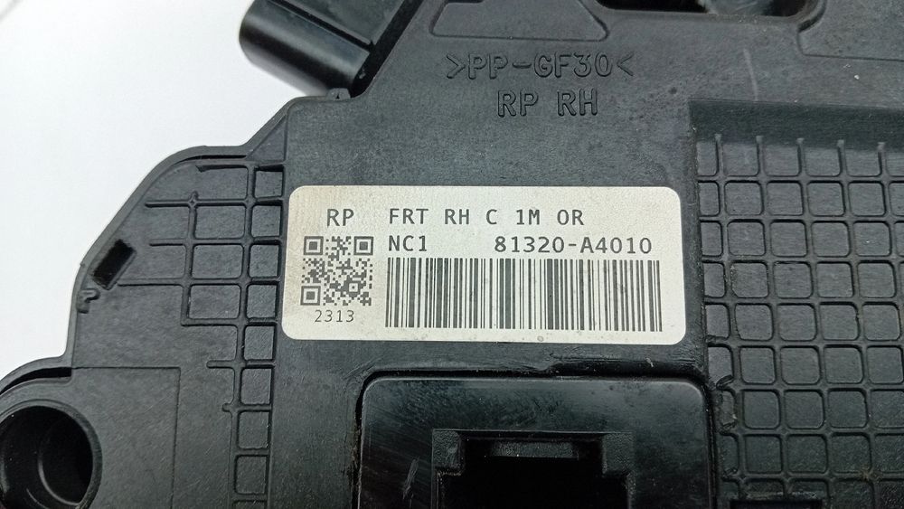 Fechadura / fecho porta frente direito KIA Carens IV