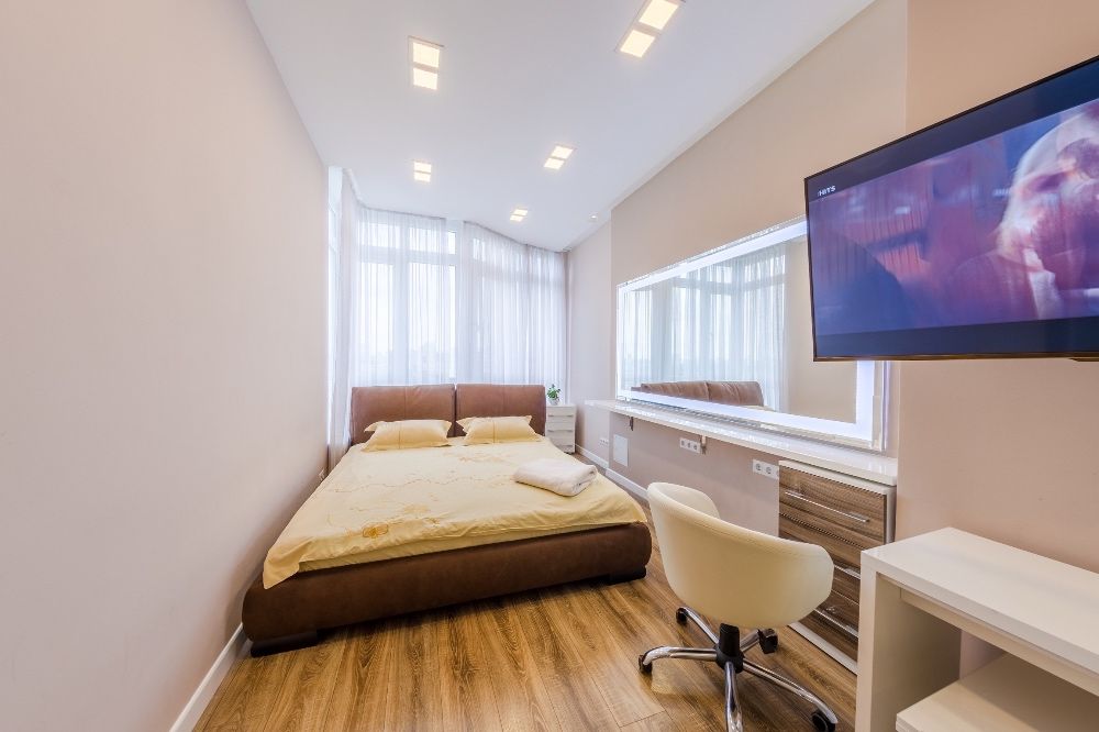 Оренда квартири подобово в центрі Києва. парковка,метро,новий будинок