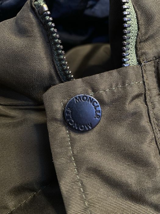 Зимова куртка Moncler