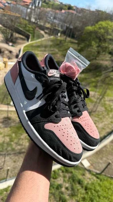 Jordan 1 Low OG Bleached Coral 43
