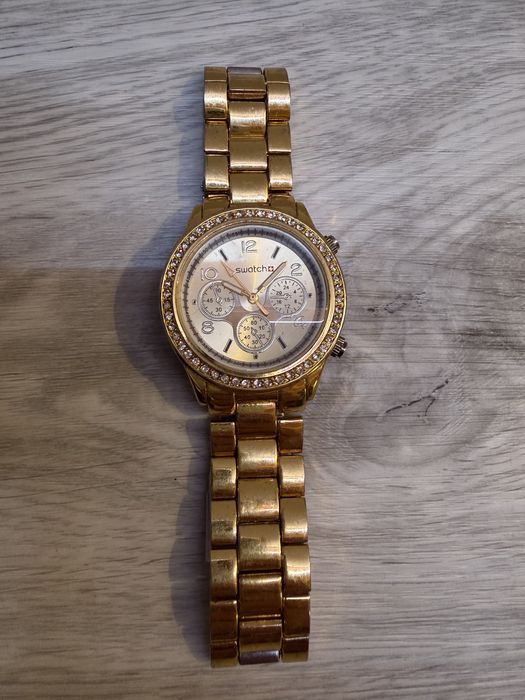 Relógio Swatch Irony Chrono Dourado com Cristais
