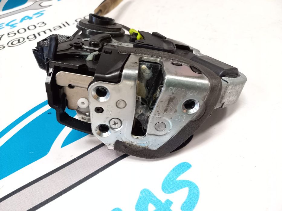 FECHO FECHADURA PORTA FRENTE FRONTAL DIREITA A046693 TOYOTA AVENSIS