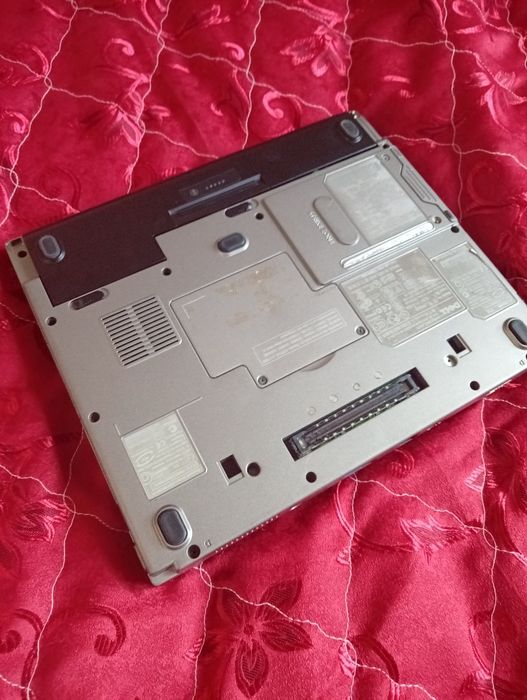 Продаю ноутбук Dell Latitude D610.