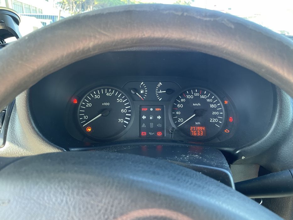 Renault Clio 1.2 16V – 2001 | Económico e Fiável