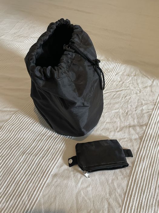 Necessaire / Bolsa de viagem preta