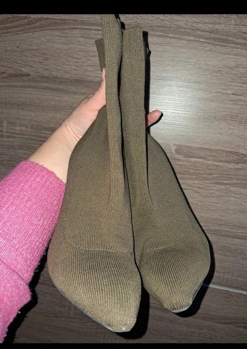 Elastyczne botki na obcasie khaki Primark(ma wade)
