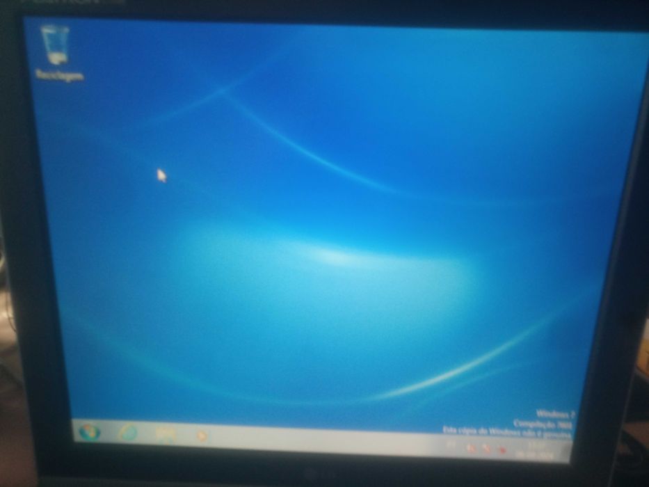 computador de secretaria a funcionar muito bem.