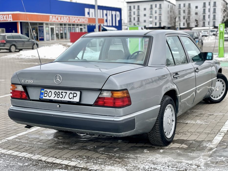 Mercedes Benz 124