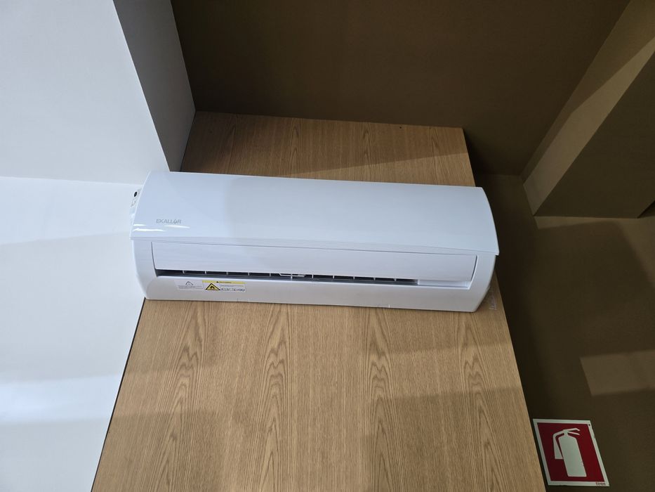 Ar condicionado Ekallor 9000 com 4x elementos