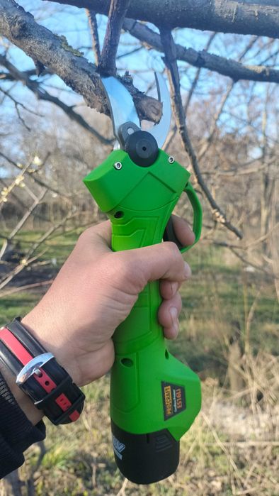 Аккумуляторный садовый секатор pro craft ES 16 Li