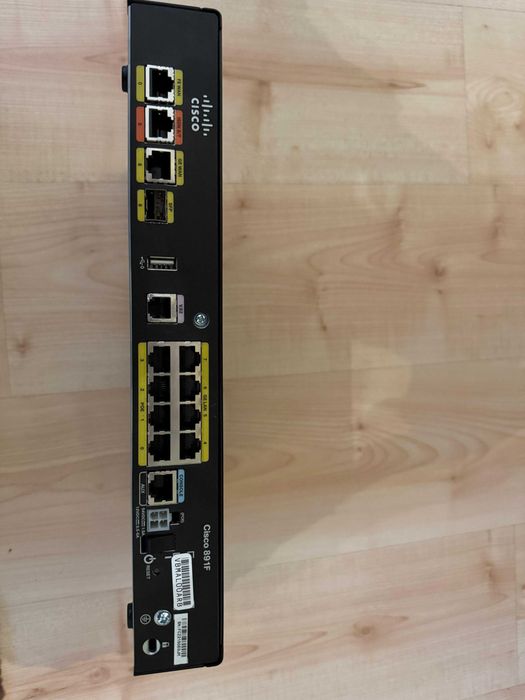 Router Cisco 891F