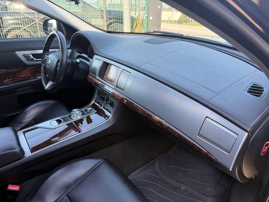 Jaguar XF 2.2 D Premium Luxury