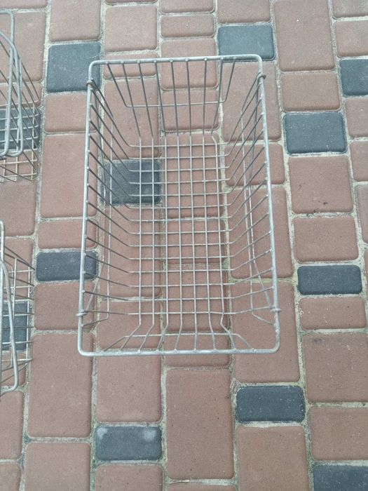 Кошик металічний з ручкою