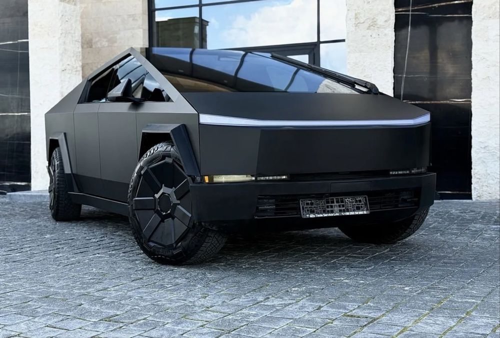 Tesla CyberTruck 2024 самий дешевший в Україні!