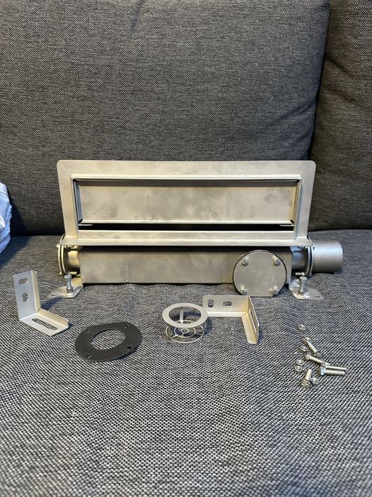 Odpływ liniowy ścienny solidny 32 cm
