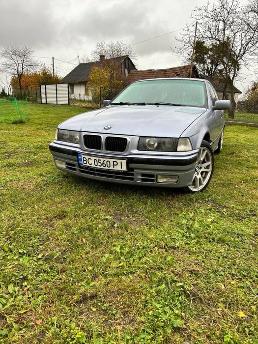 Продам BMW 318i газ/бензин на повному ходу