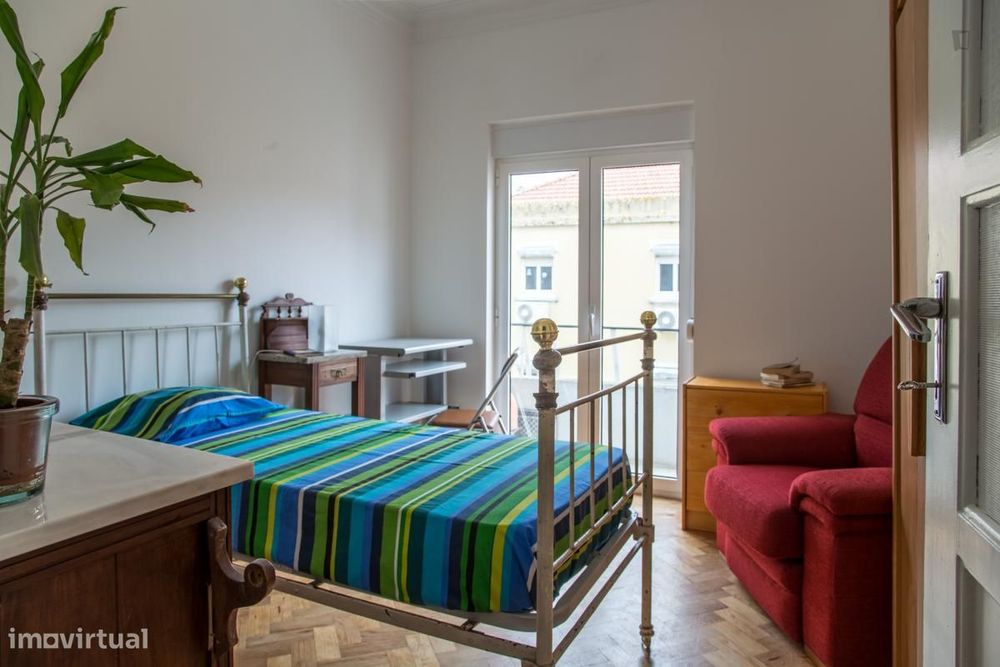 Quarto - localizado em Entrecampos Lisbon