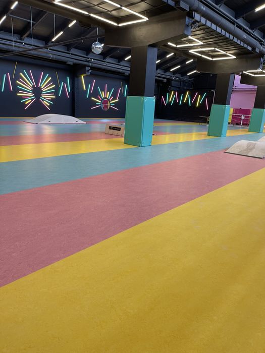 Укладка линолеума,  ковролина , заливка нивелир масса