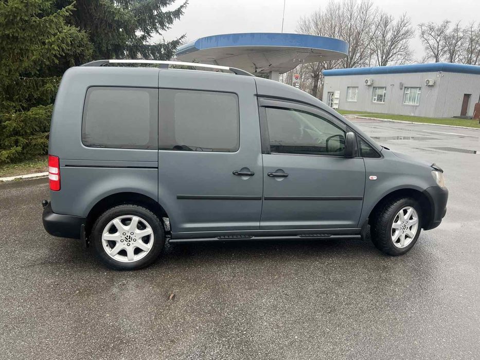 Volkswagen Caddy 1.6 дизель2011