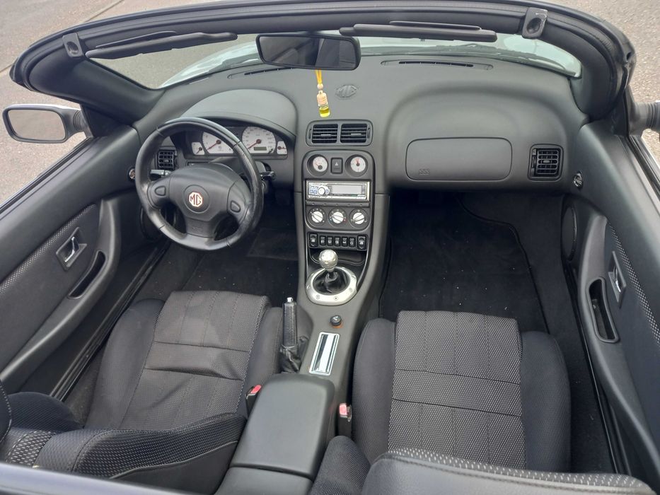 MG TF Carro em bom estado