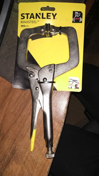 Кліщі затискні Stanley С-подібний з фіксатором 185 мм  0-84-816