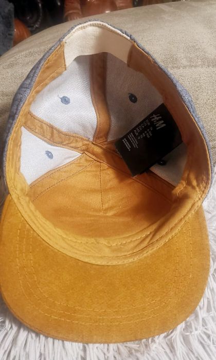 Bawełniana czapka chłopięca z daszkiem i aplikacją NY, H&M, rozm 74